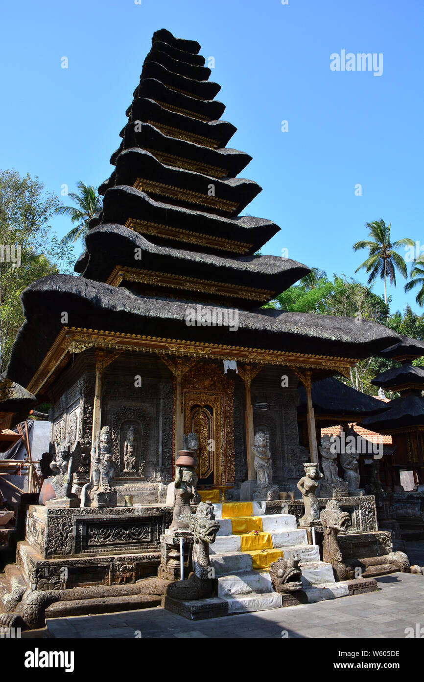 Balinese hindu temple hi-res stock photography and images - Alamy
