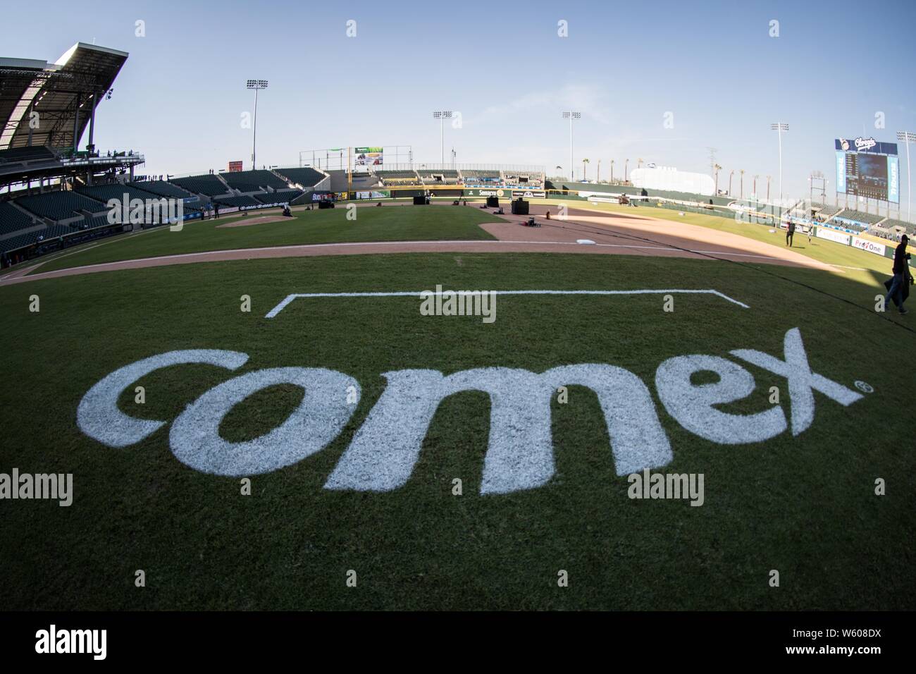 Panorámica del estadio, gradas y campo de beisbol, durante el juego de Inauguracion del nuevo Panorámica del estadio, gradas y campo de beisbol, durante el juego de Inauguracion del nuevo