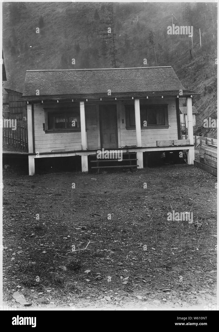 Avery, Idaho. Unknown house; Scope and content From Serialized Land