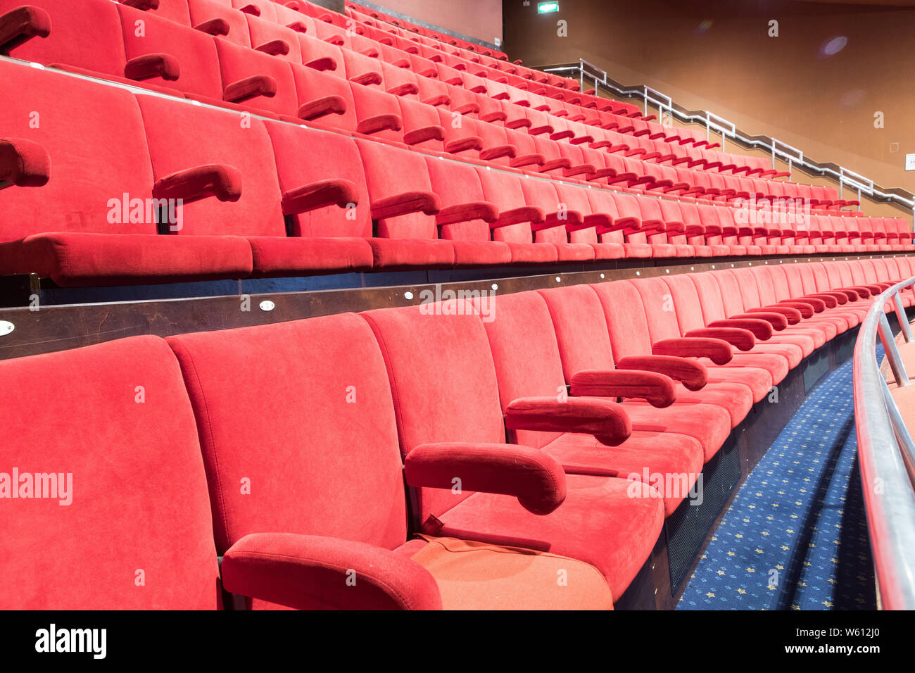 rows of seats Bromley Churchill Theatre Stock Photo Alamy