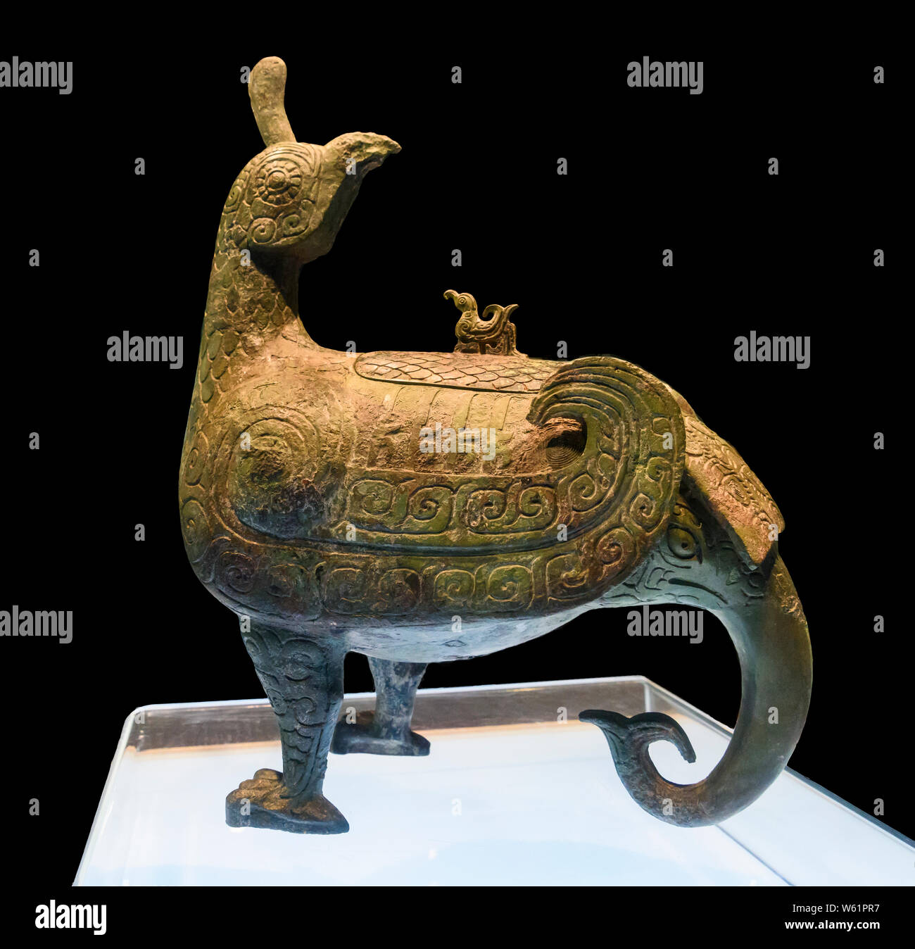 This bird-shaped Zun was excavated at the cemetery of Marquis of Jin at the Beizhao village, Quwo County, Shanxi. It dates to the Western Zhou Dynasty Stock Photo