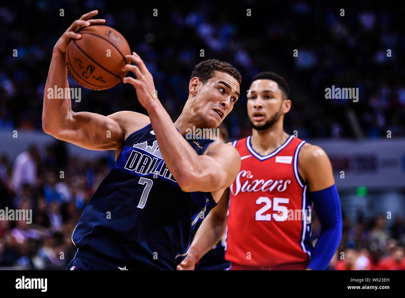 Dallas Mavericks center Dwight Powell (7) dunks against the Chicago Bulls  during the first half of an NBA basketball game in Chicago, Saturday, Dec.  10, 2022. (AP Photo/Nam Y. Huh Stock Photo - Alamy