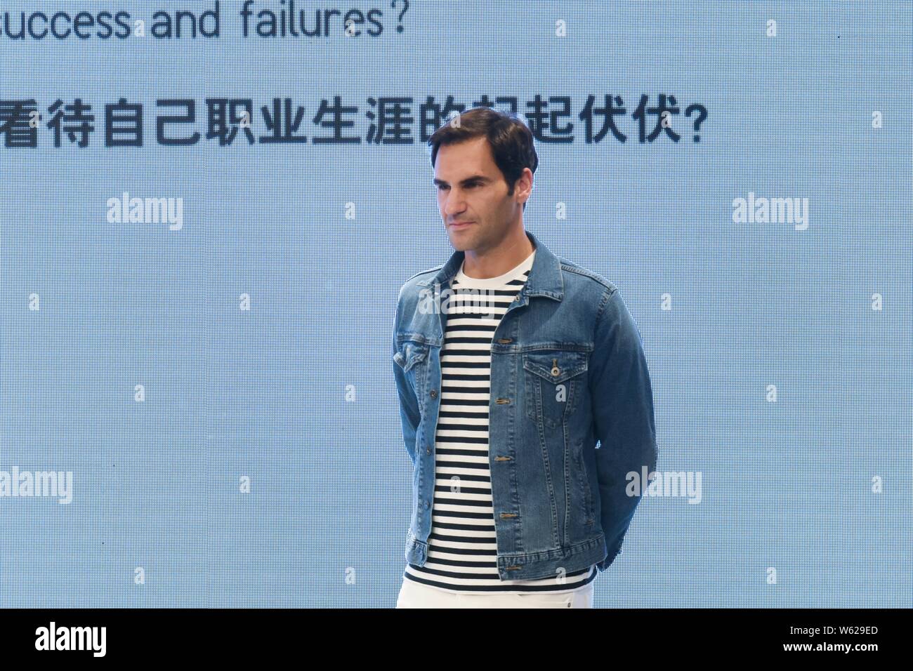 Swiss tennis star Roger Federer attends a promotional event by Japanese  fashion brand UNIQLO in Shanghai, China, 7 October 2018 Stock Photo - Alamy