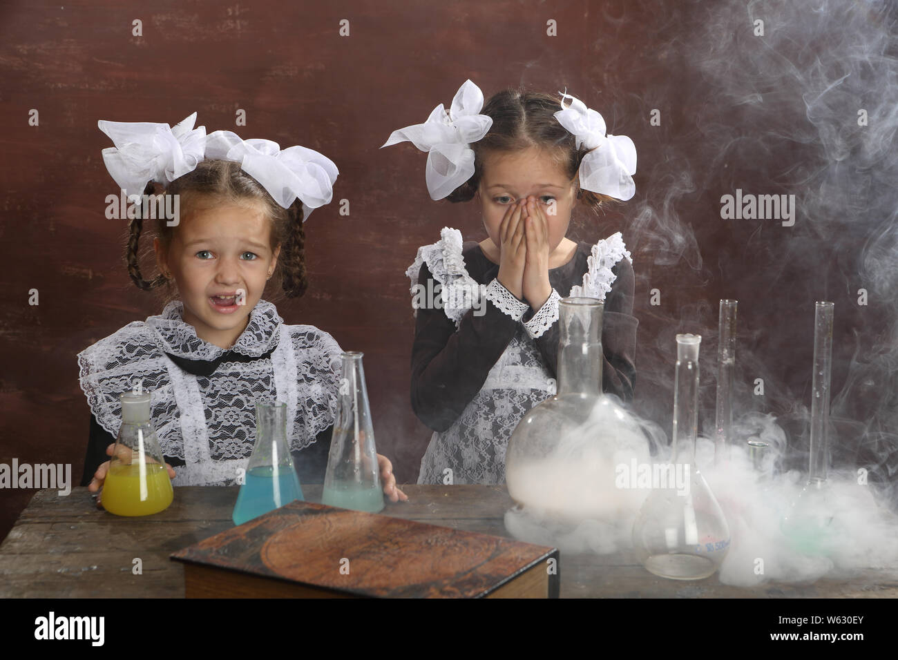 Chemical experiments for children hi-res stock photography and images ...
