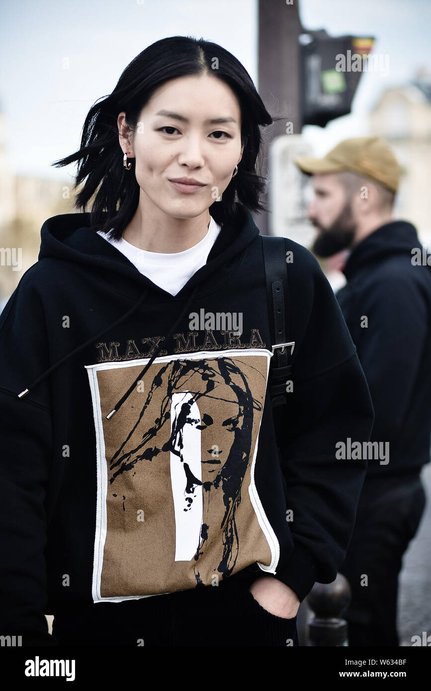 Chinese model Liu Wen arrives at the Max Mara Fashion Show during the 2019  Spring/Summer Paris Fashion Week in Paris, France, 30 September 2018. Hoo  Stock Photo - Alamy