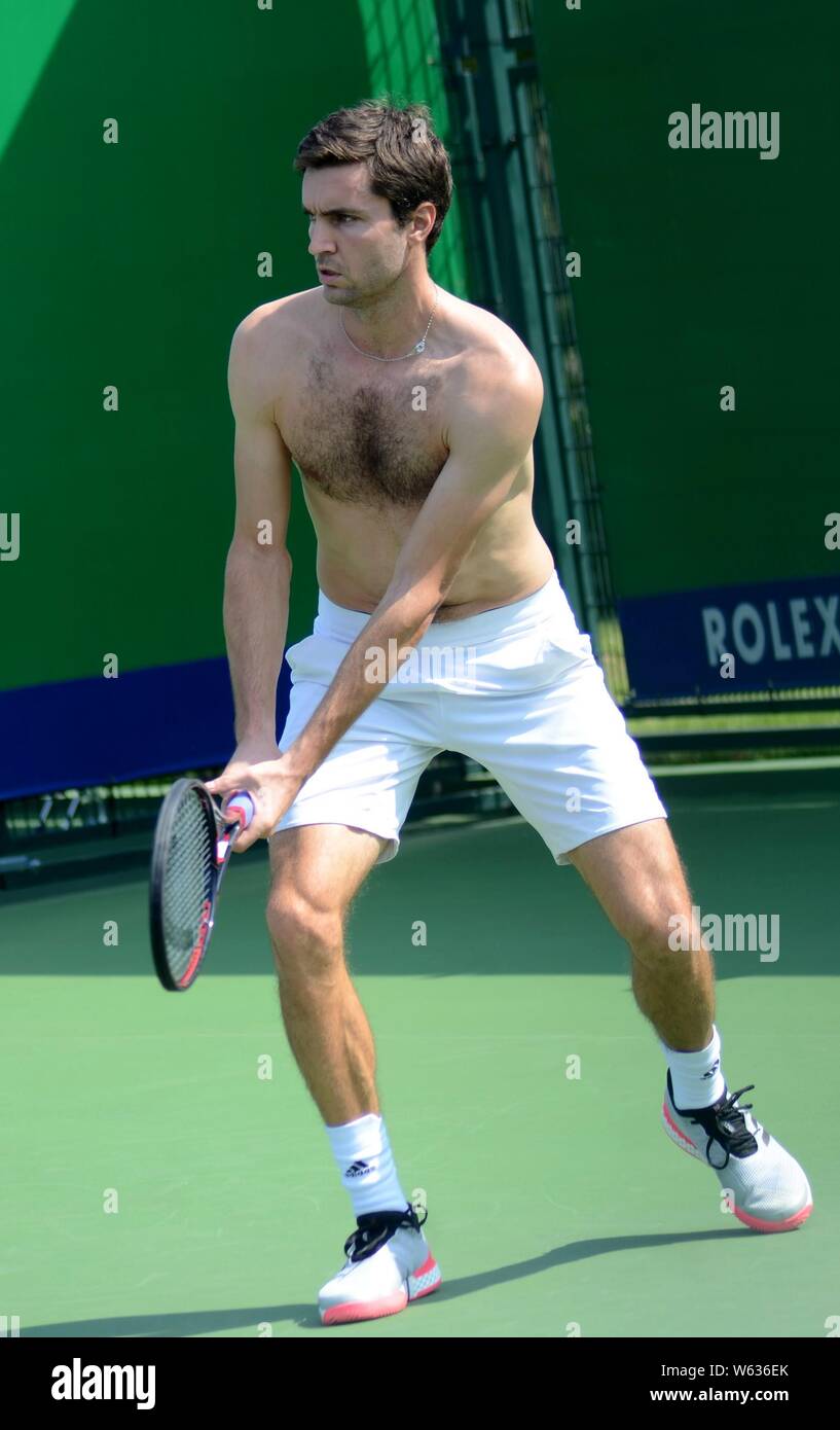 French tennis player Gilles Simon takes part in a training session in  preparation for the Rolex Shanghai Masters 2018 tennis tournament in  Shanghai, C Stock Photo - Alamy