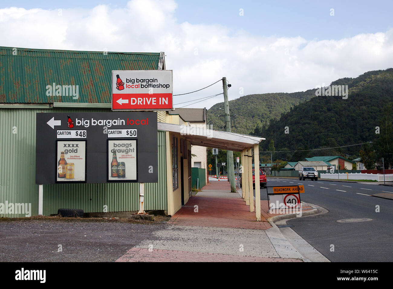Queenstown, Tasmania: April 03, 2019: Big Bargain Bottle Shop are a group of independent, locally owned & operated retail outlets selling alcohol. Stock Photo
