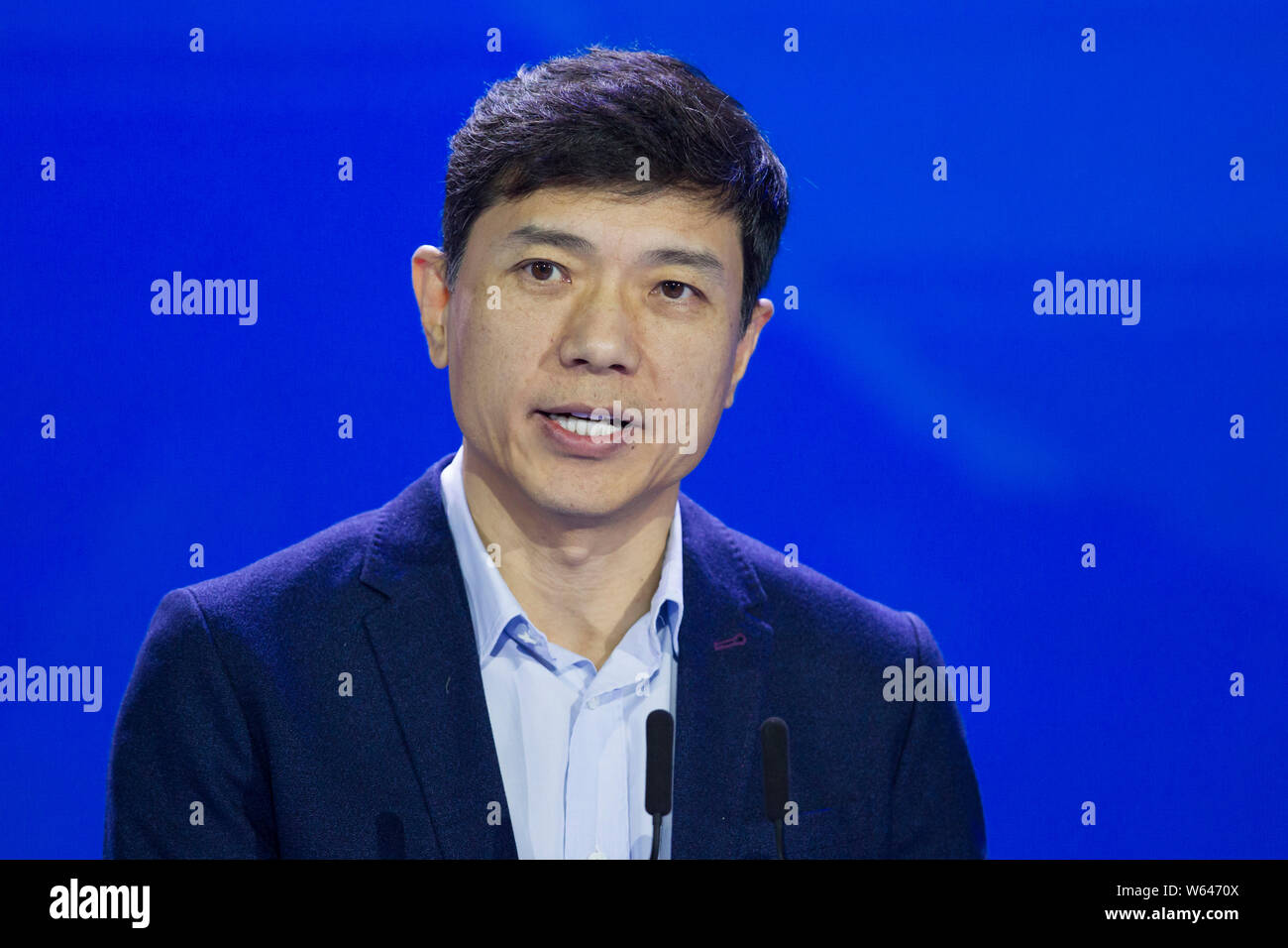 Robin Li Yanhong, Chairman and CEO of Baidu Inc., delivers a speech ...