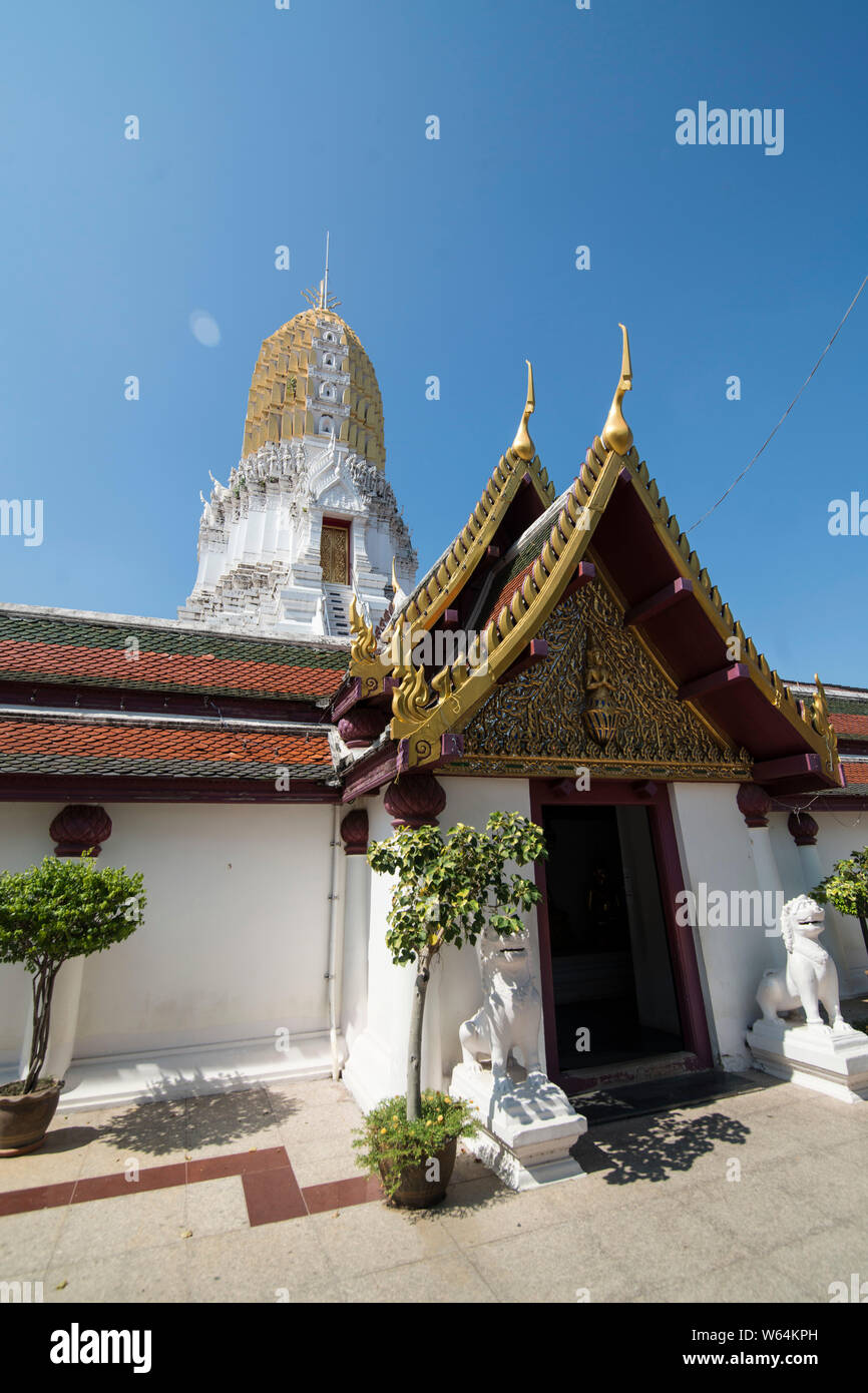 the ruins of the Wat Phra Si Ratana Mahathat a Temple in the city of  Phitsanulok in the north of Thailand.  Thailand, Phitsanulok, November, 2018. Stock Photo