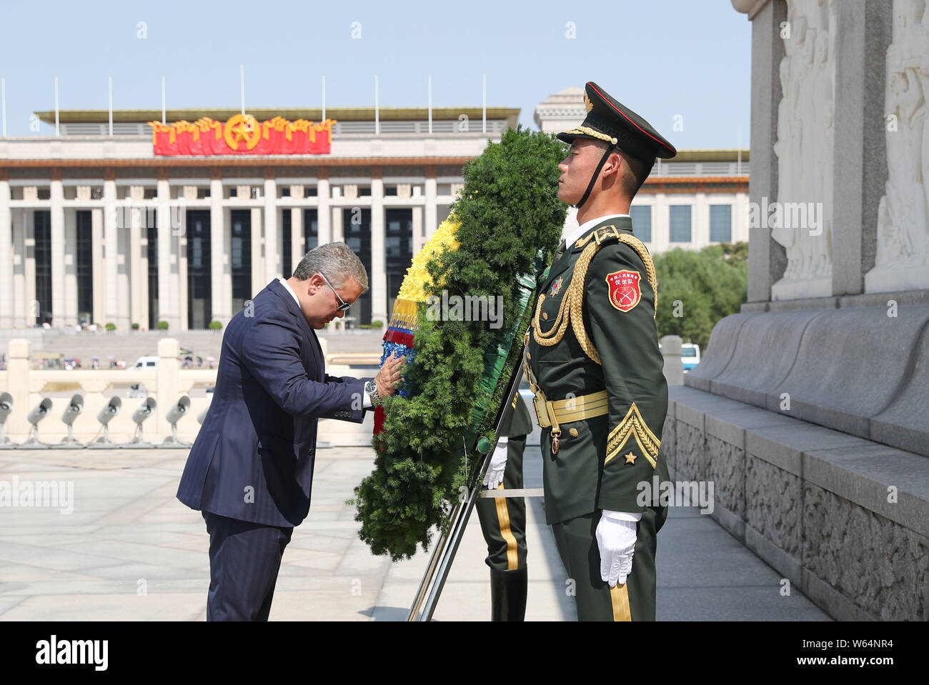Beijing, China. 31st July, 2019. Colombian President Ivan Duque Marquez lays a wreath at the Monument to the People's Heroes at the Tian'anmen Square in Beijing, capital of China, July 31, 2019. Credit: Ding Haitao/Xinhua/Alamy Live News Stock Photo