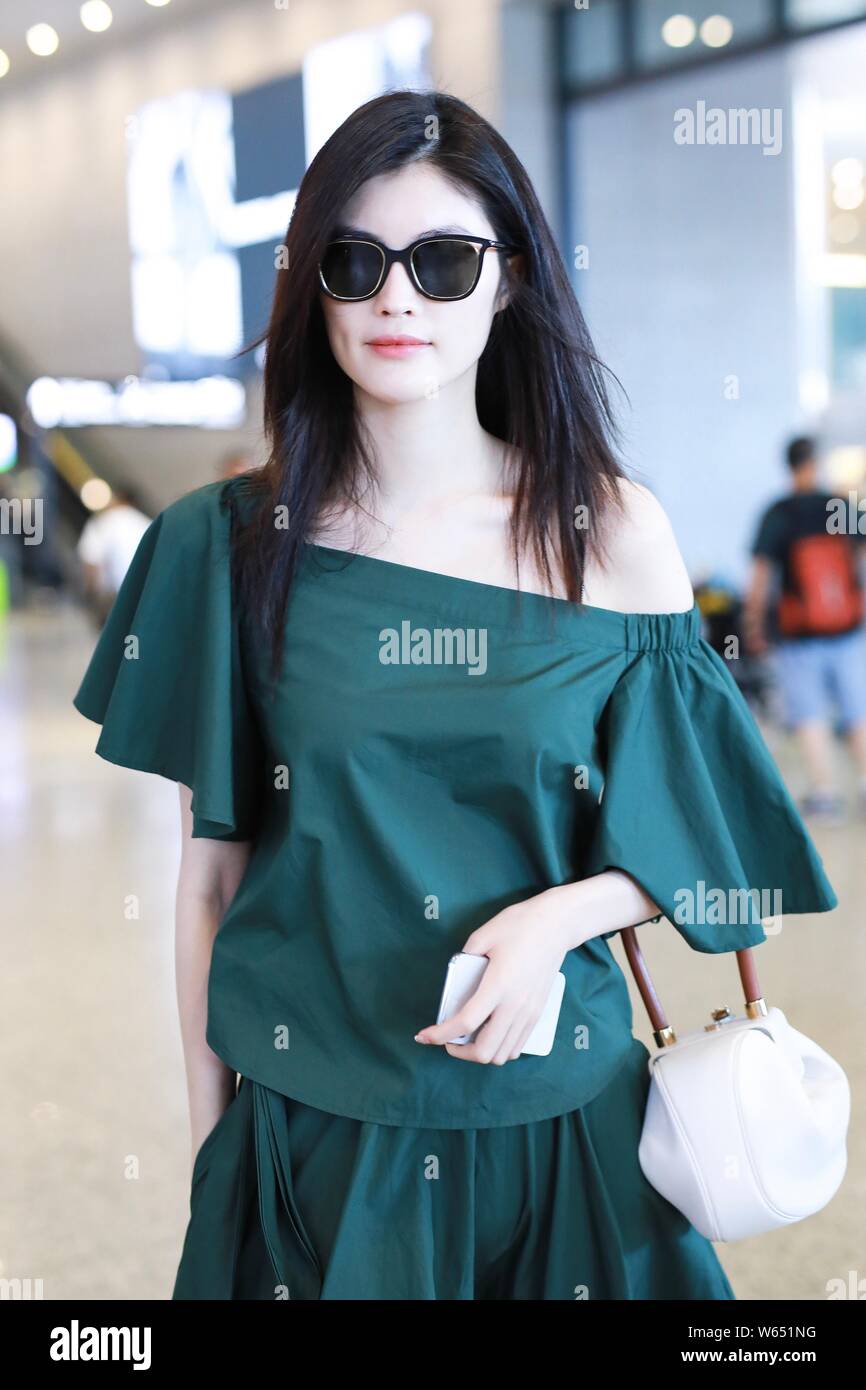 Sui he model hi-res stock photography and images - Alamy