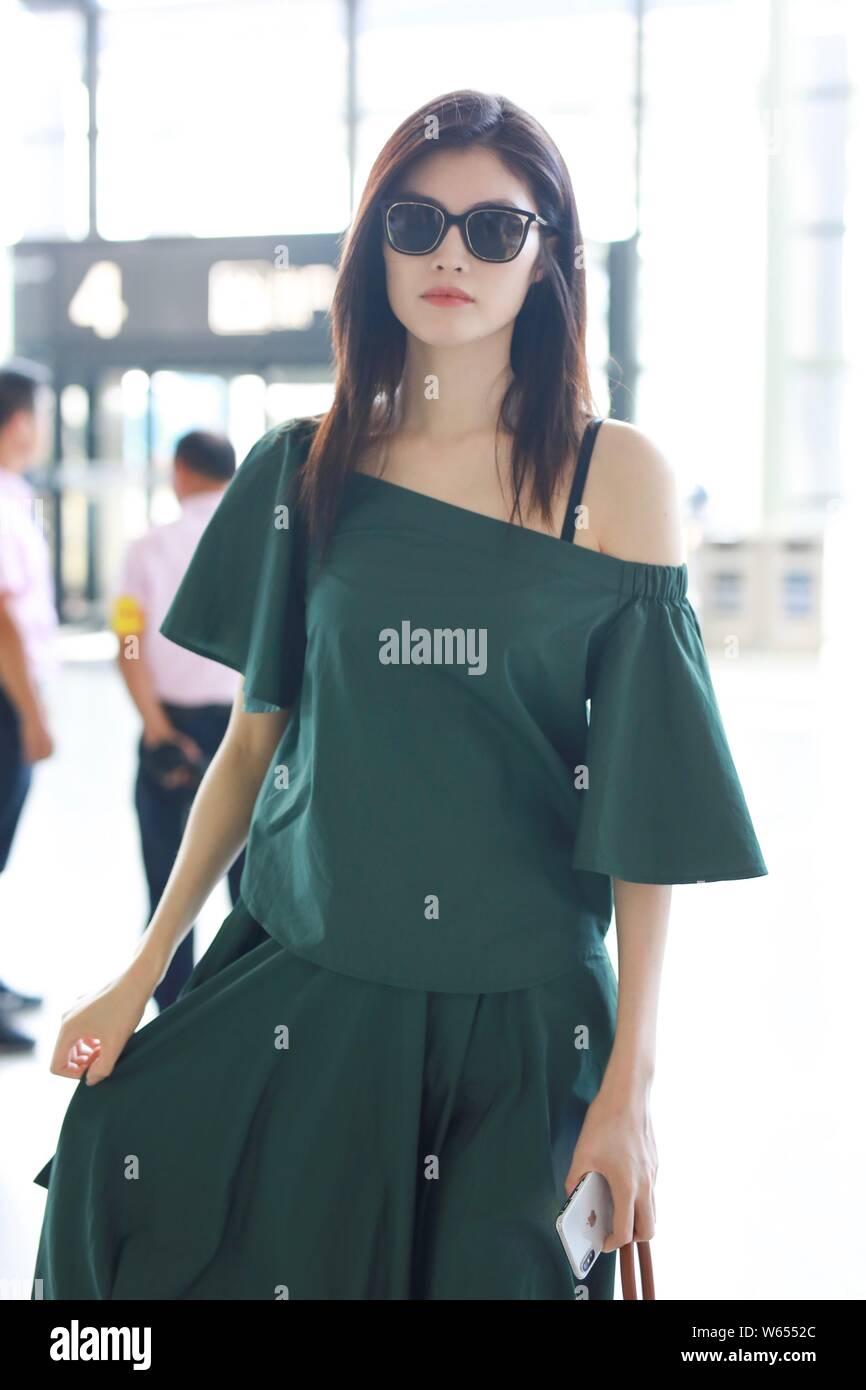 Sui he model hi-res stock photography and images - Alamy