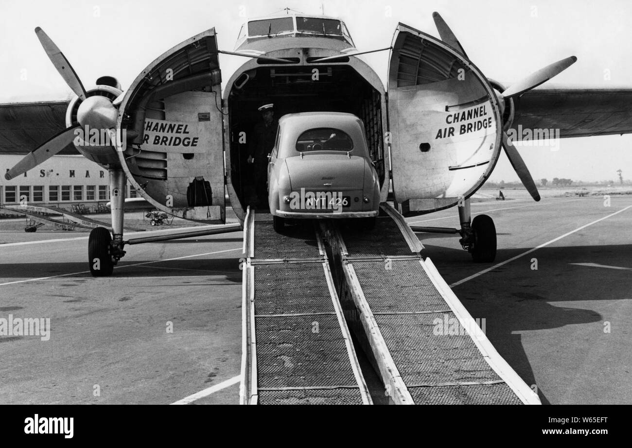 a car gets on a globemaster, 1960 Stock Photo