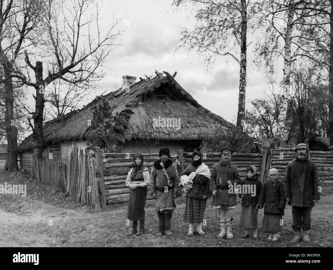 peasant house on the Soviet border with the endless lands, 1920 Stock Photo