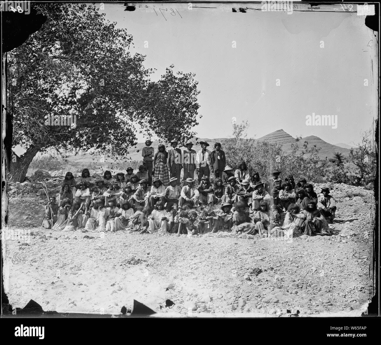 GROUP OF PAH-UTE INDIANS, NEVADA, COTTONWOOD SPRINGS Stock Photo