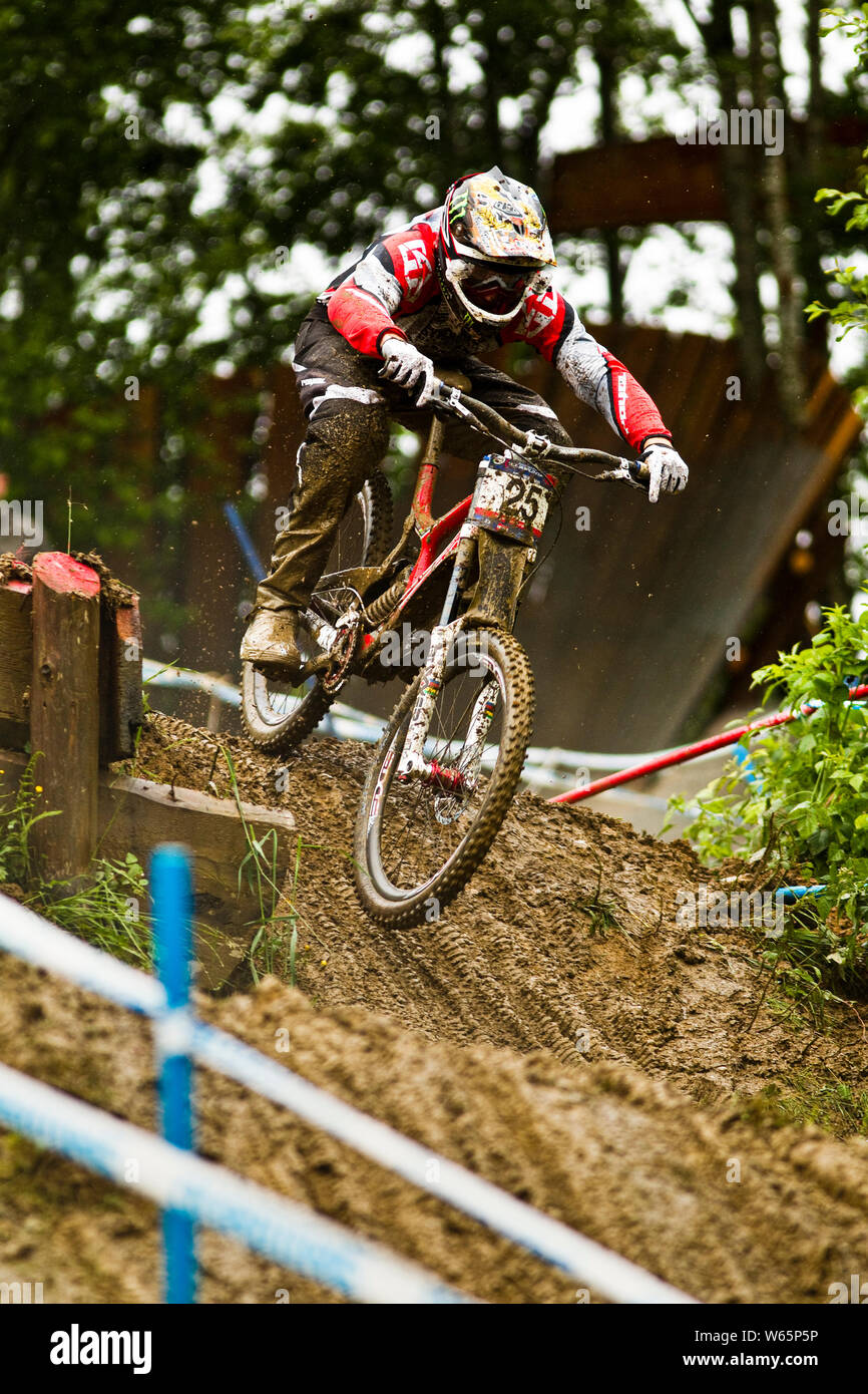 santa cruz downhill team