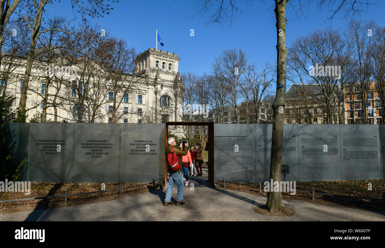 Sinti und Roma Denkmal, Tiergarten, Mitte, Berlin, Deutschland Stock Photo