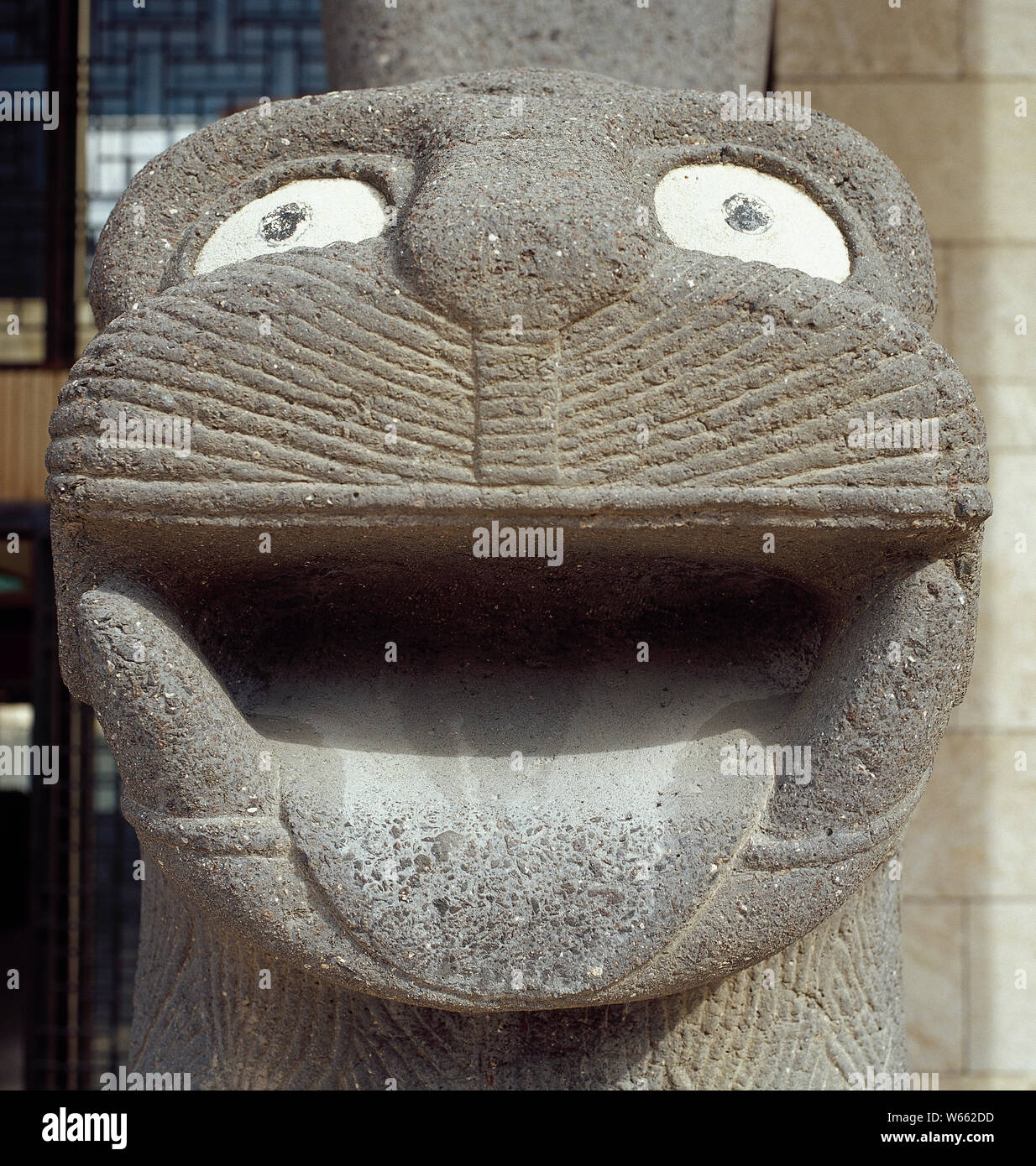 Eastern Mediterranean Civilization. Syria. Halaf Culture (6100-5100 BC). Iron Age Neo-Hittite Settlement of Tell Halaf. Scultpure depicting a head of a lion which guarded the Tell Halaf Temple, placed at the entrance of the National Museum of Aleppo. (Picture taken before the civil war). Stock Photo