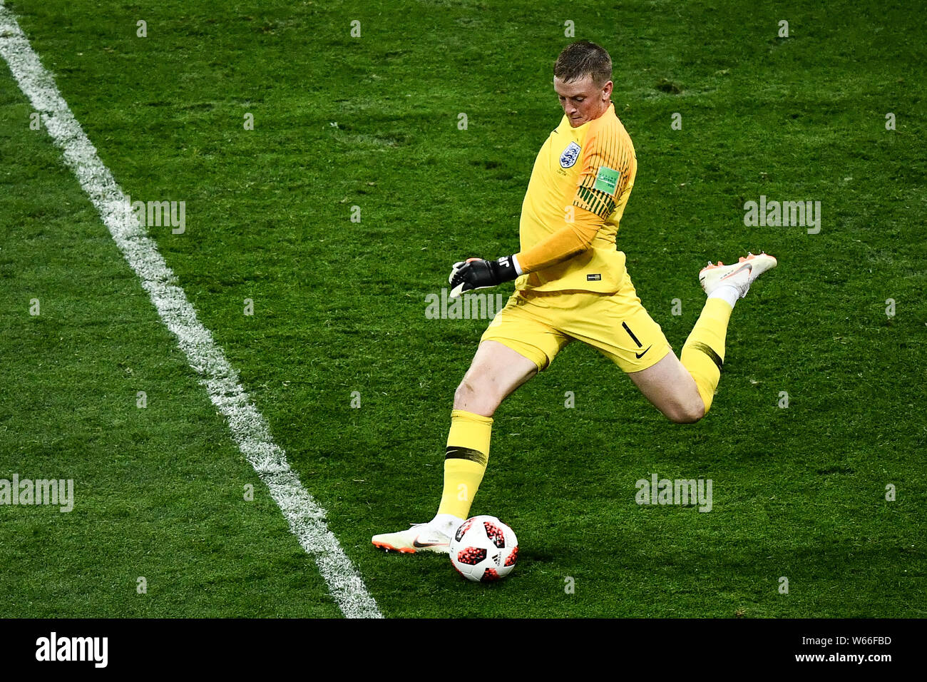 Goalkeeper Jordan Pickford of England prepares for a long pass against  Croatia in their semifinal match during the 2018 FIFA World Cup in Moscow,  Russ Stock Photo - Alamy
