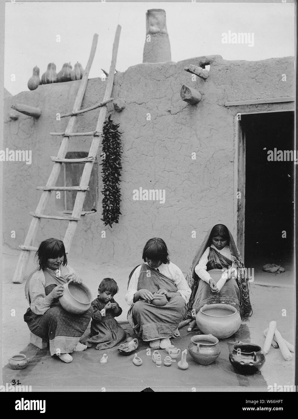 Indians of Santa Clara Pueblo, New Mexico, making pottery, 1916 Stock Photo