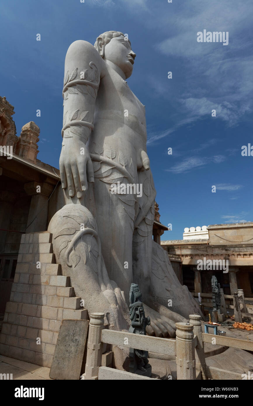 Gomateshwara statue hires stock photography and images Alamy