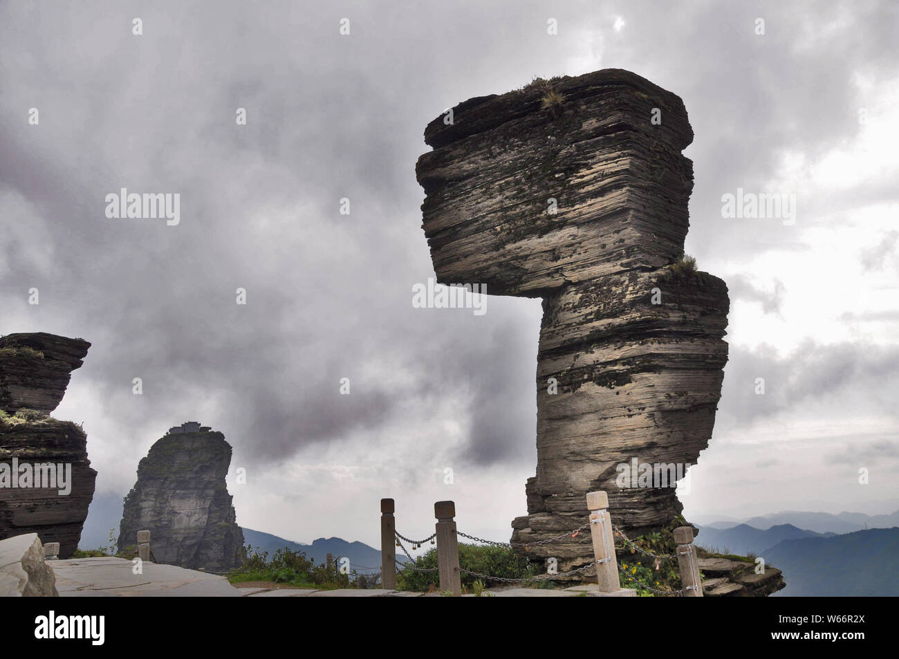 Landscape of the Mushroom Stone on the Fanjing Mountain in Jiangkou county,  Tongren city, southwest China's Guizhou province, 11 September 2012. Fan  Stock Photo - Alamy