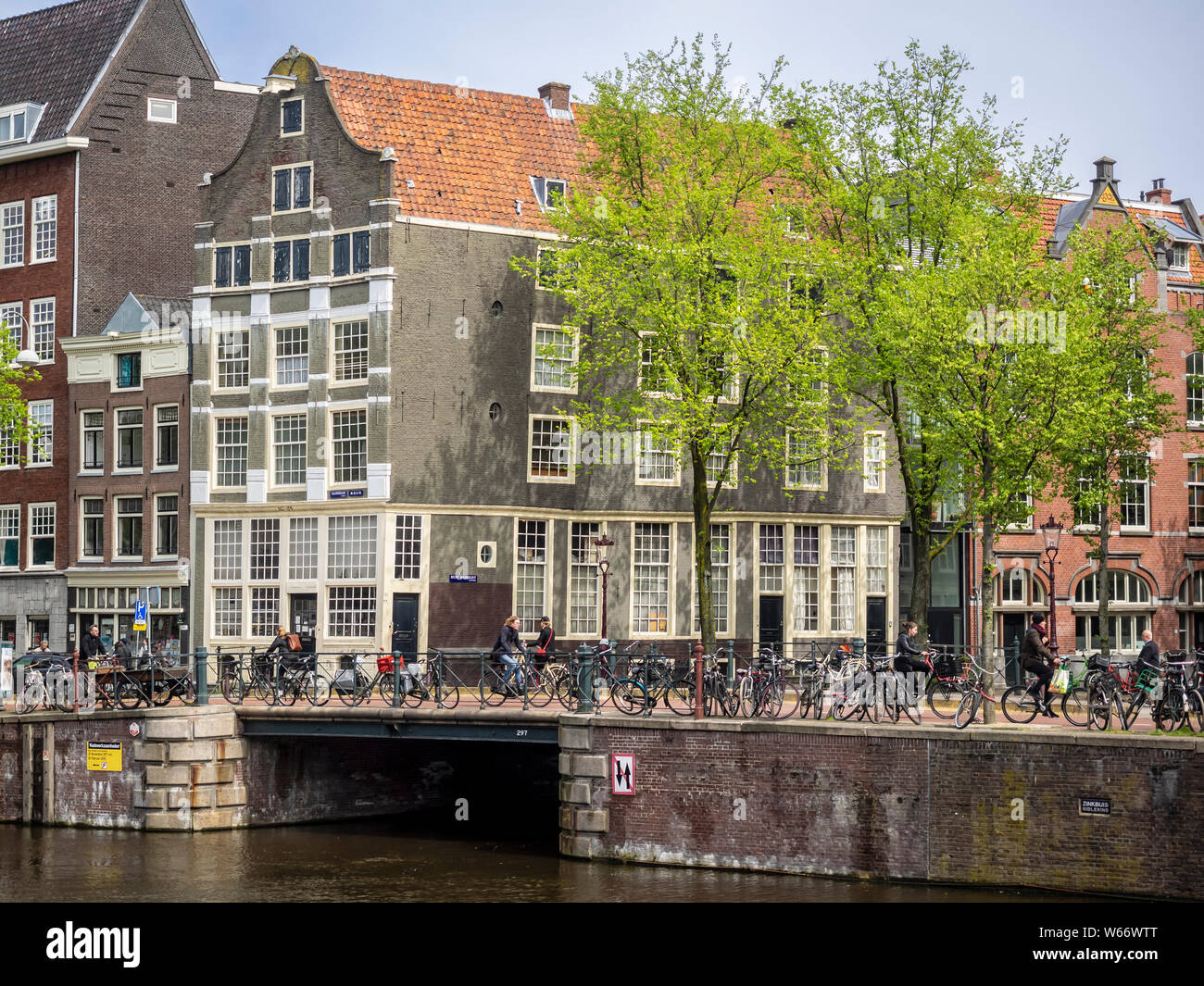 AMSTERDAM: Bridge over the Recht Boomssloot Canal in central Amsterdam Stock Photo