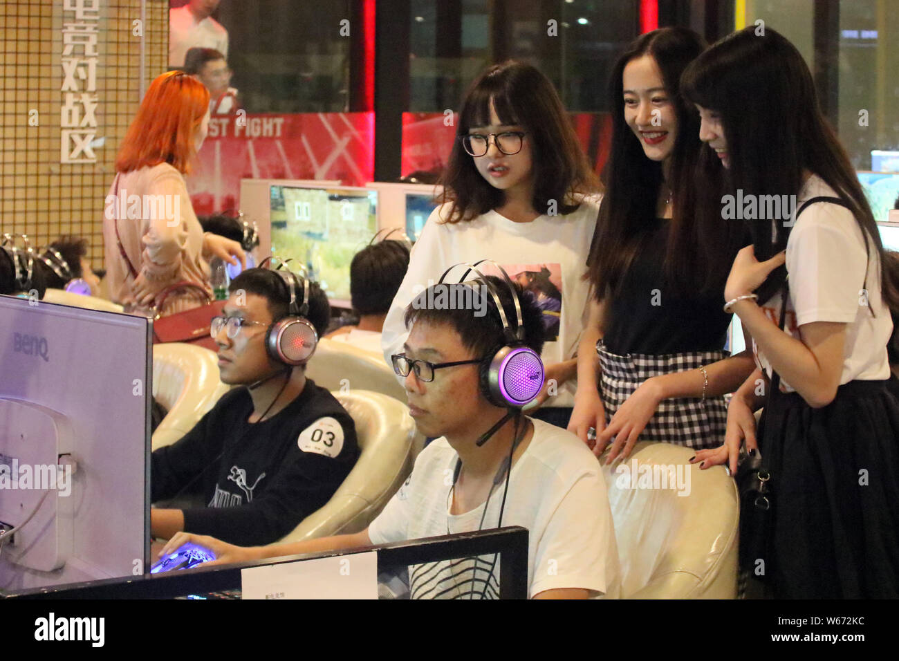 FILE--Young Chinese netizens play online video games at an Internet cafe in  Tianjin, China, 23 September 2017. About 18 percent of Chinese youth Stock  Photo - Alamy