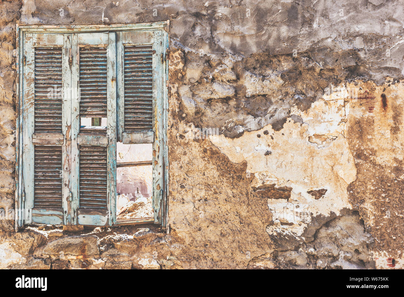 Old shutters hi-res stock photography and images - Alamy