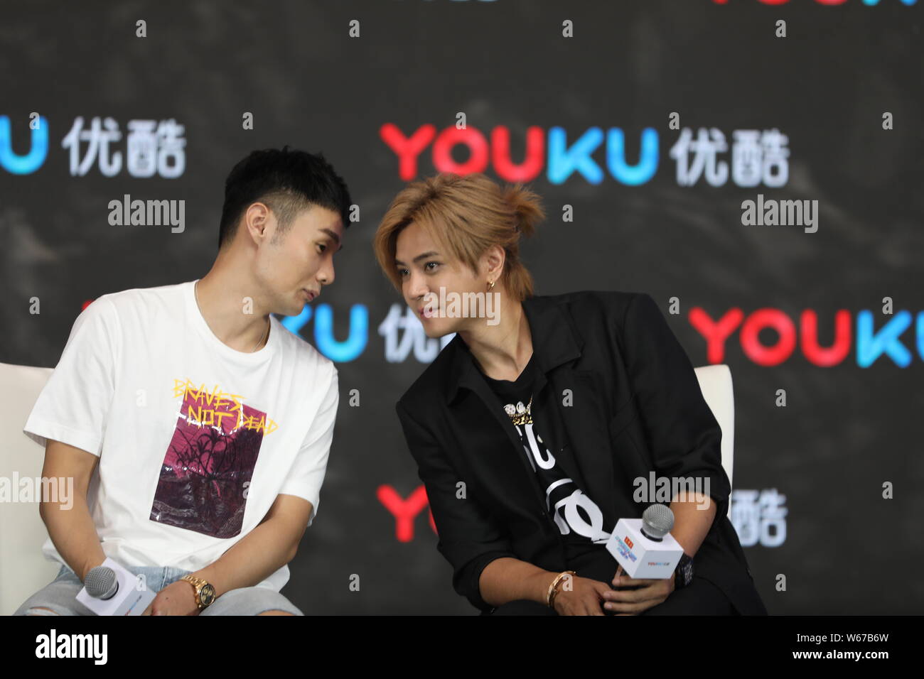 Chinese Singer Li Ronghao Tapped as Valentino Brand Ambassador – WWD