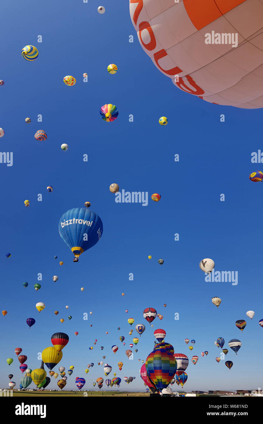 Balloon record attempt hi-res stock photography and images - Alamy