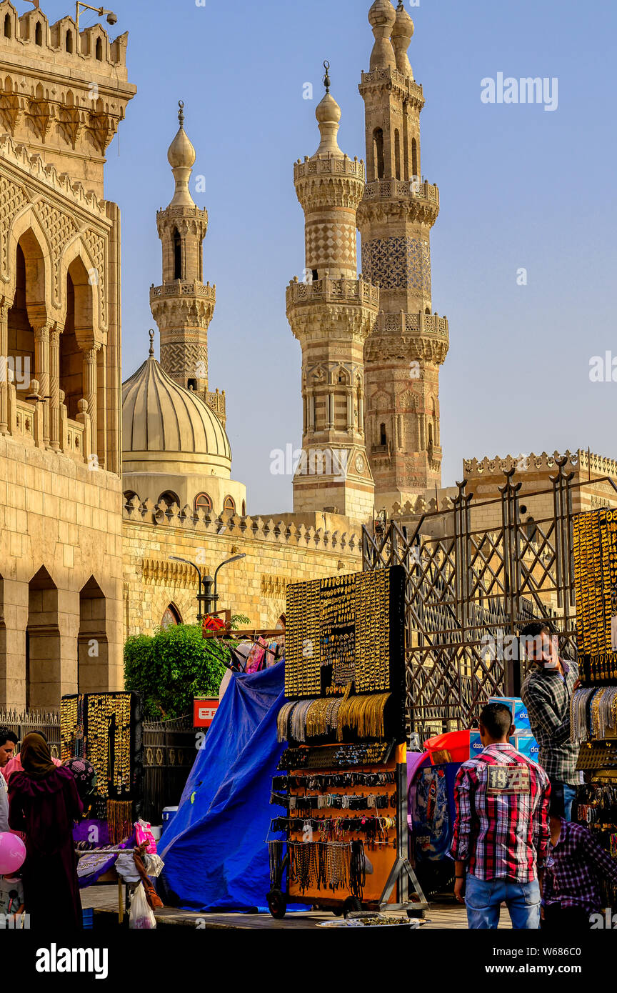 Street vendors selling their wares in front of Al Azhar Mosque and Khan El Khalili market Stock Photo