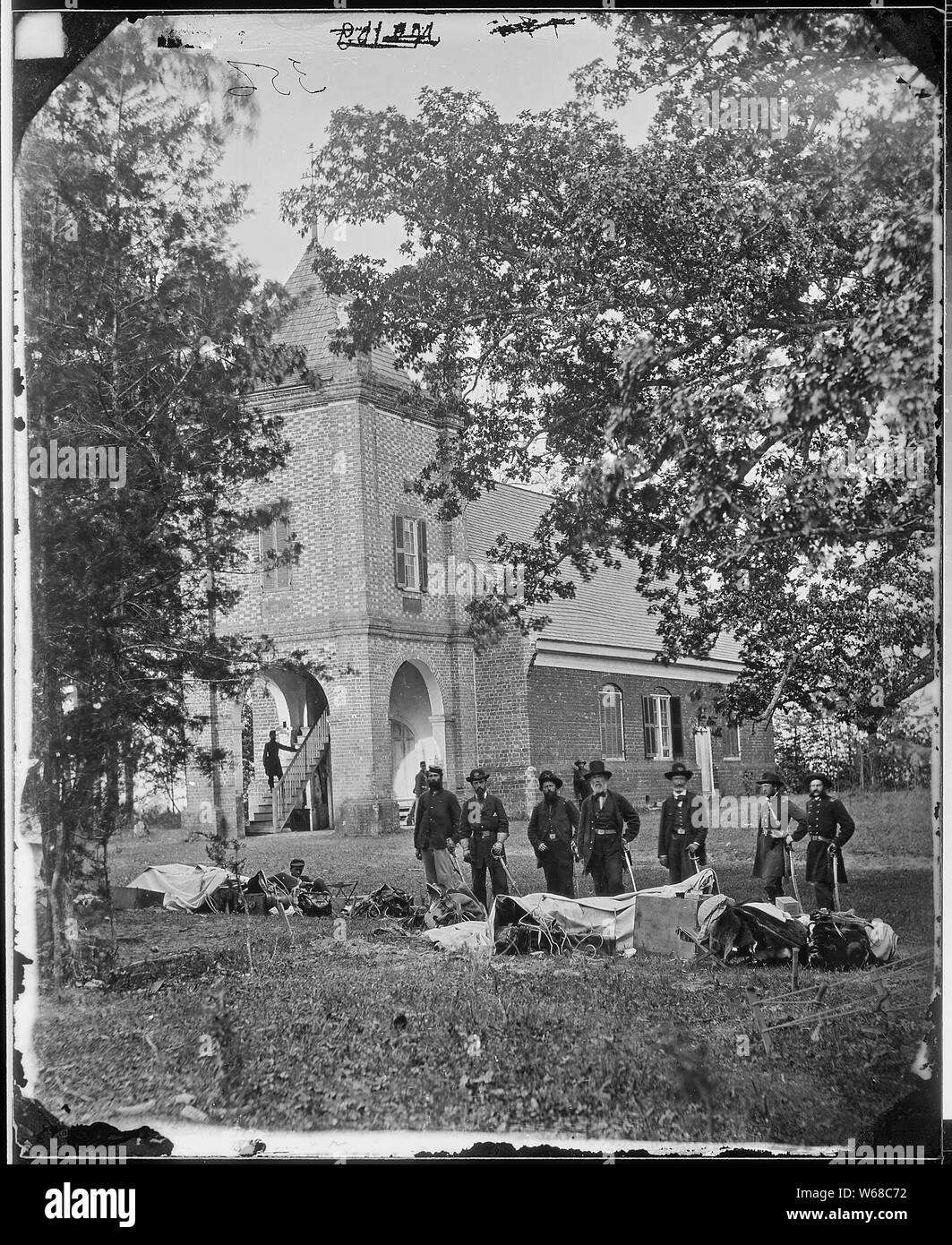 St. Peter's Church, near the White House, Virginia. (where G. Washington may have been married to Martha). Personnel as given in Pictorial History of Civil War, Review of Reviews, 1911, left to right: Maj. A.M. Clark, volunteer A.D.C.; Lt. Col. J.H. Taylor, A.G.; Capt. F.N. Clarke, Chief of Arty.; General E.V. Sumner, Lt. Col. J. F. Hammond, Medical Director; Capt. Pease, Minnesota Vols., Chief of commissary; Capt. Gabriel Grant. Stock Photo