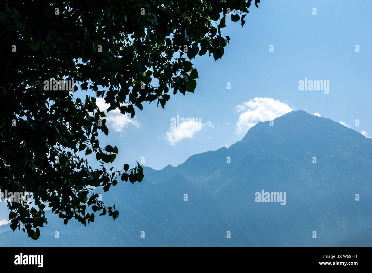 Picturesque Outlines High Resolution Stock Photography And Images Alamy