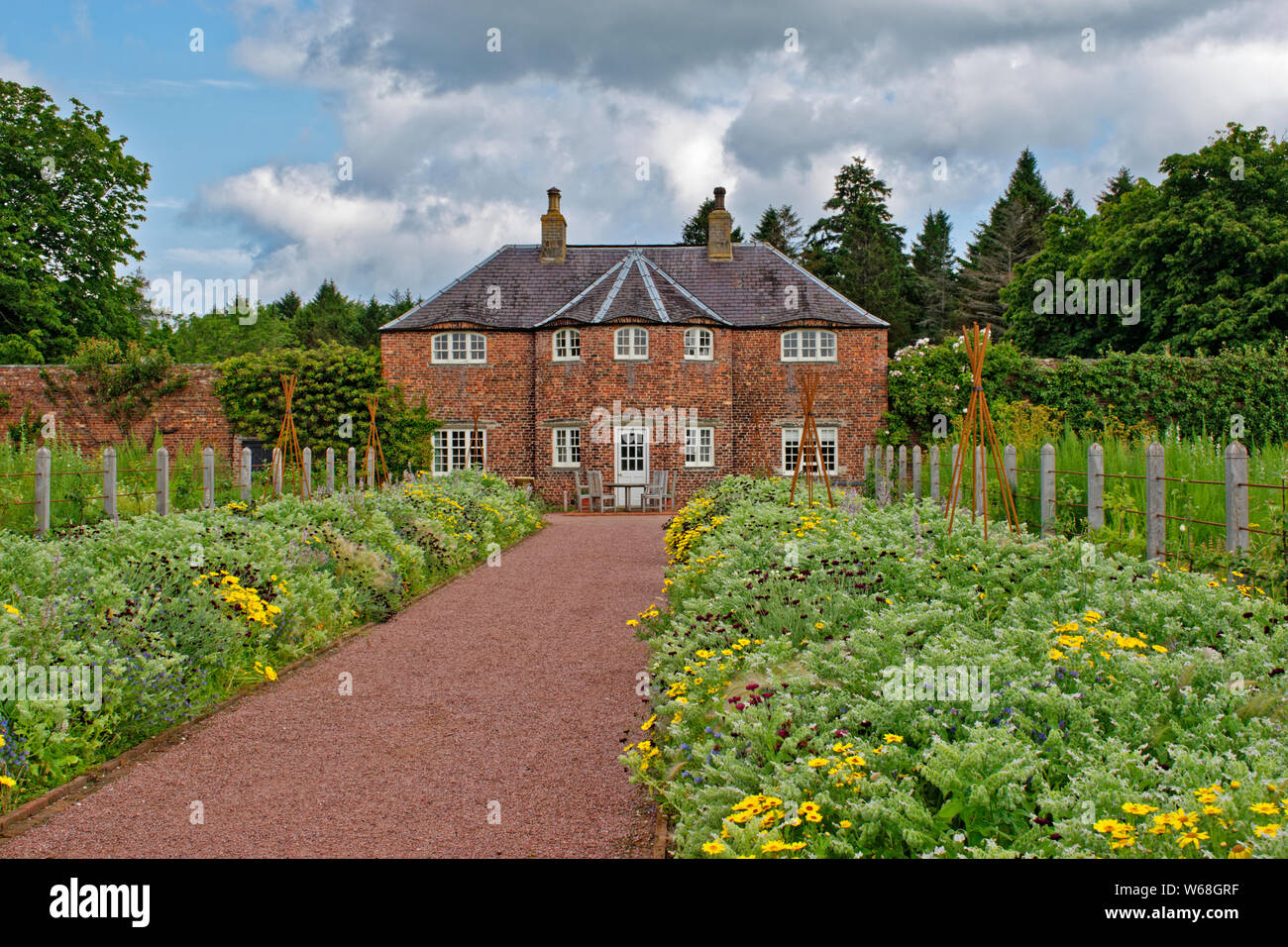 GORDON CASTLE GARDENS FOCHABERS MORAY SCOTLAND THE EXTENSIVE WALLED