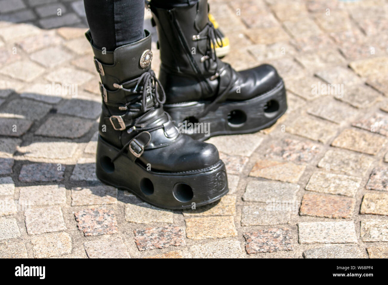 Glam rock platform boots hotsell