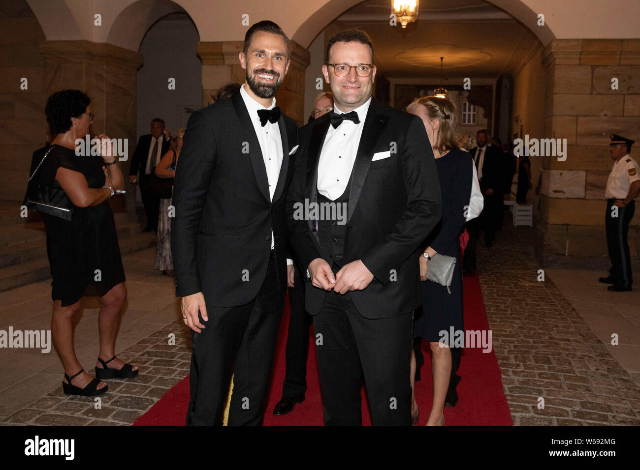 Jens Spahn und Ehemann Daniel Funke beim Staatsempfang im Anschluss an die Eröffnung der Richard-Wagner-Festspiele 2019 im Neuen Schloss Bayreuth. Bay Stock Photo