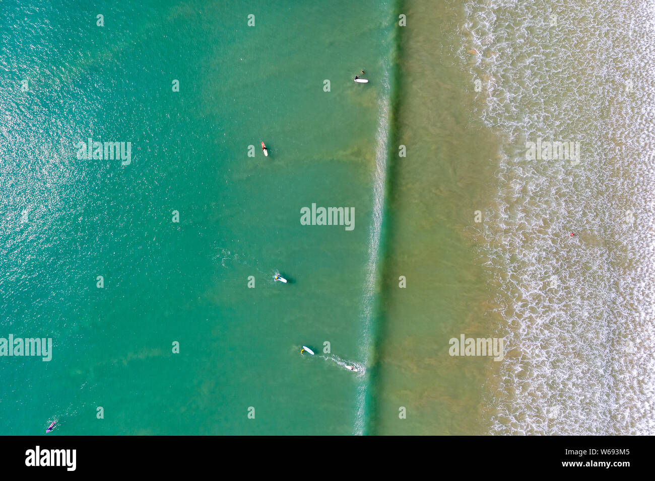 Aerial surfers hi-res stock photography and images - Alamy