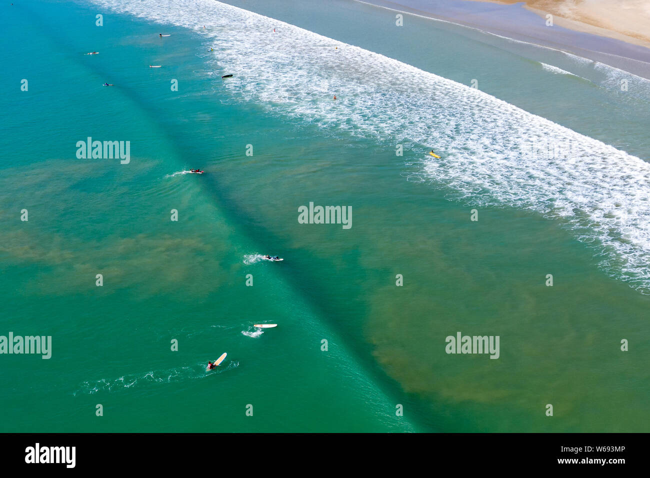 Aerial surfers hi-res stock photography and images - Alamy