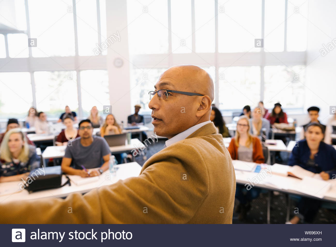 Wearing Glasses Classroom Hi Res Stock Photography And Images Alamy University Professor Wearing Glasses Teaching Students In Class W696XH
