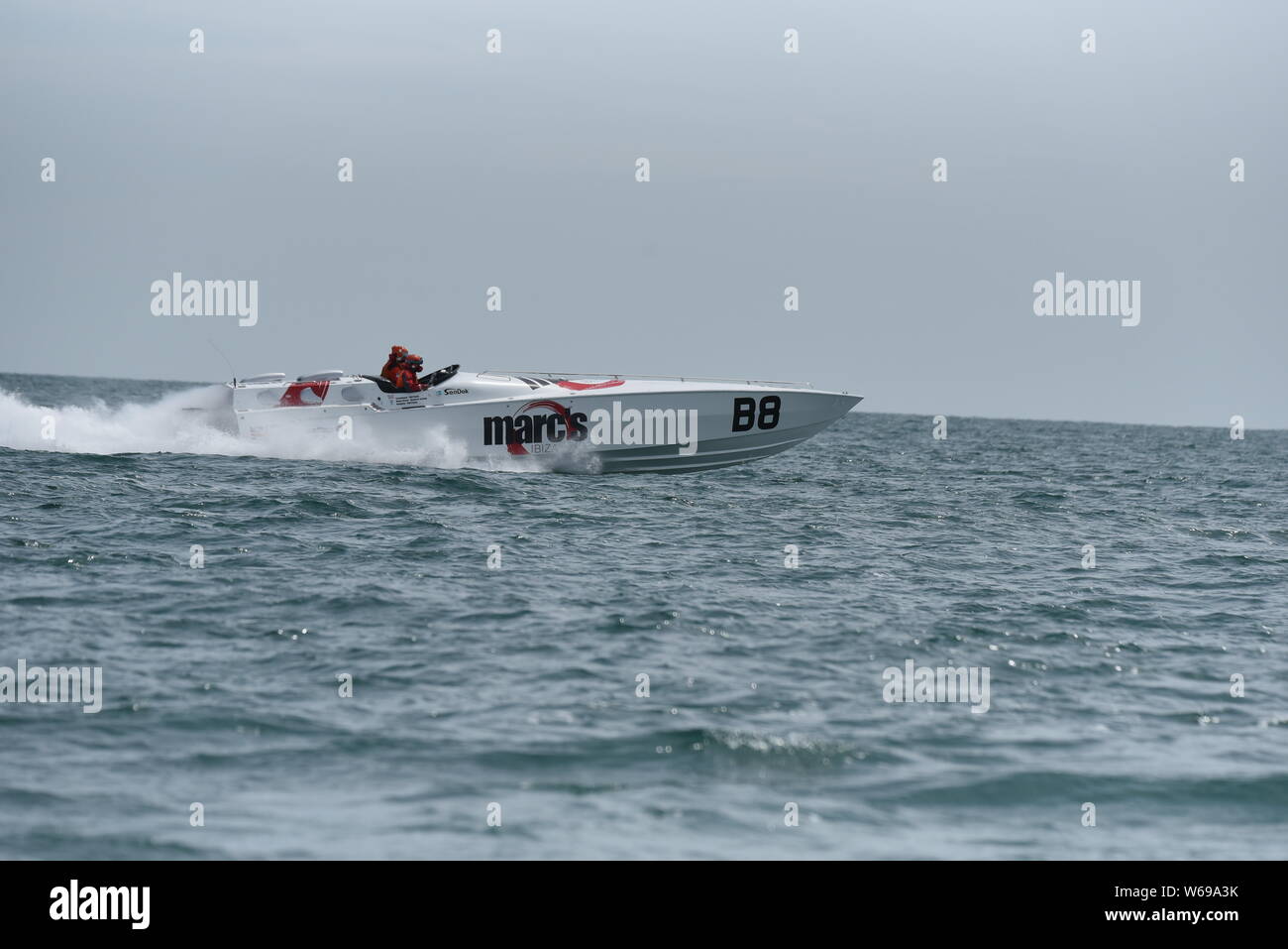 Powerboat Racing at the UKOPRA Poole 100 2019 powerboat racing in the Solent Stock Photo