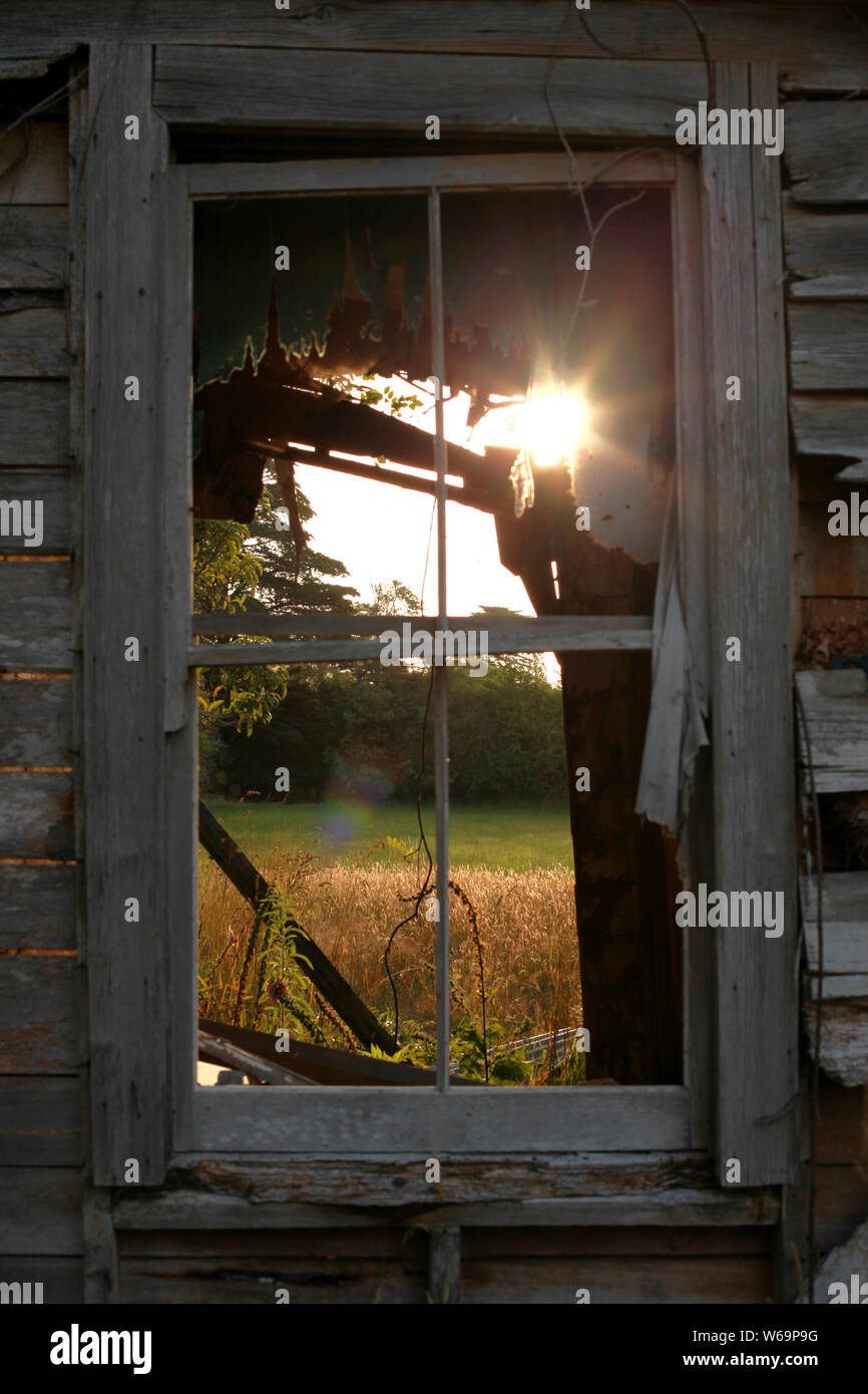 A beautiful, decrepit farmhouse in rural New Zealand. Stock Photo