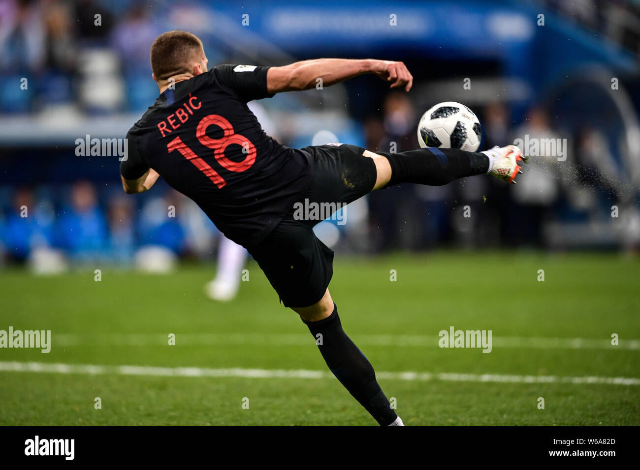 Ante Rebic of Croatia shoots to score a goal against Argentina in their  Group D match during the 2018 FIFA World Cup in Nizhny Novgorod, Russia, 21  Ju Stock Photo - Alamy