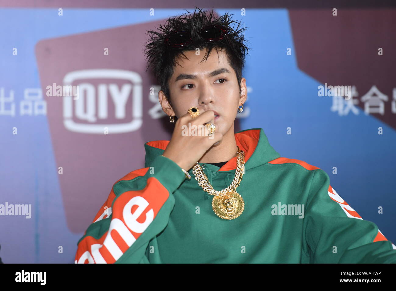 Wu yifan hi-res stock photography and images - Alamy