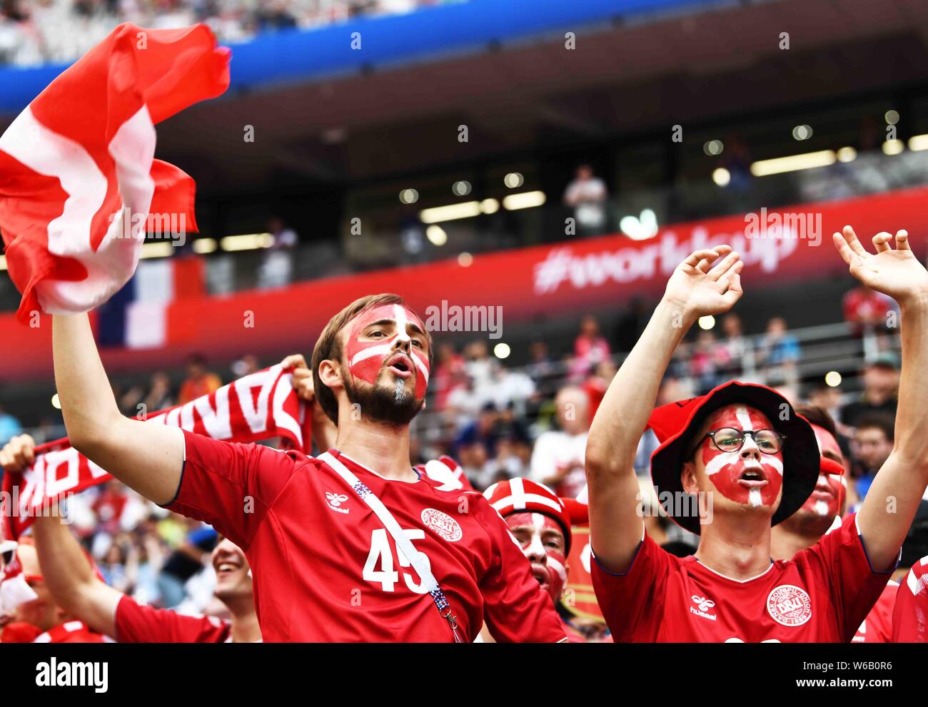 Danish Football Fans Cheering With Denmark Flag Colors In Front Stock - Foto 7