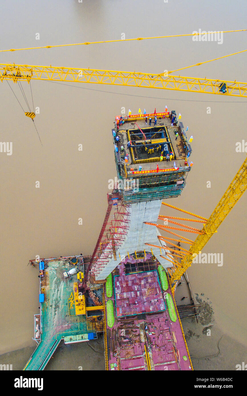 Aerial view of the Zhoushan Fuchimen Bridge under construction in Zhoushan city, east China's Zhejiang province, 6 June 2018.    Zhoushan Fuchimen Bri Stock Photo