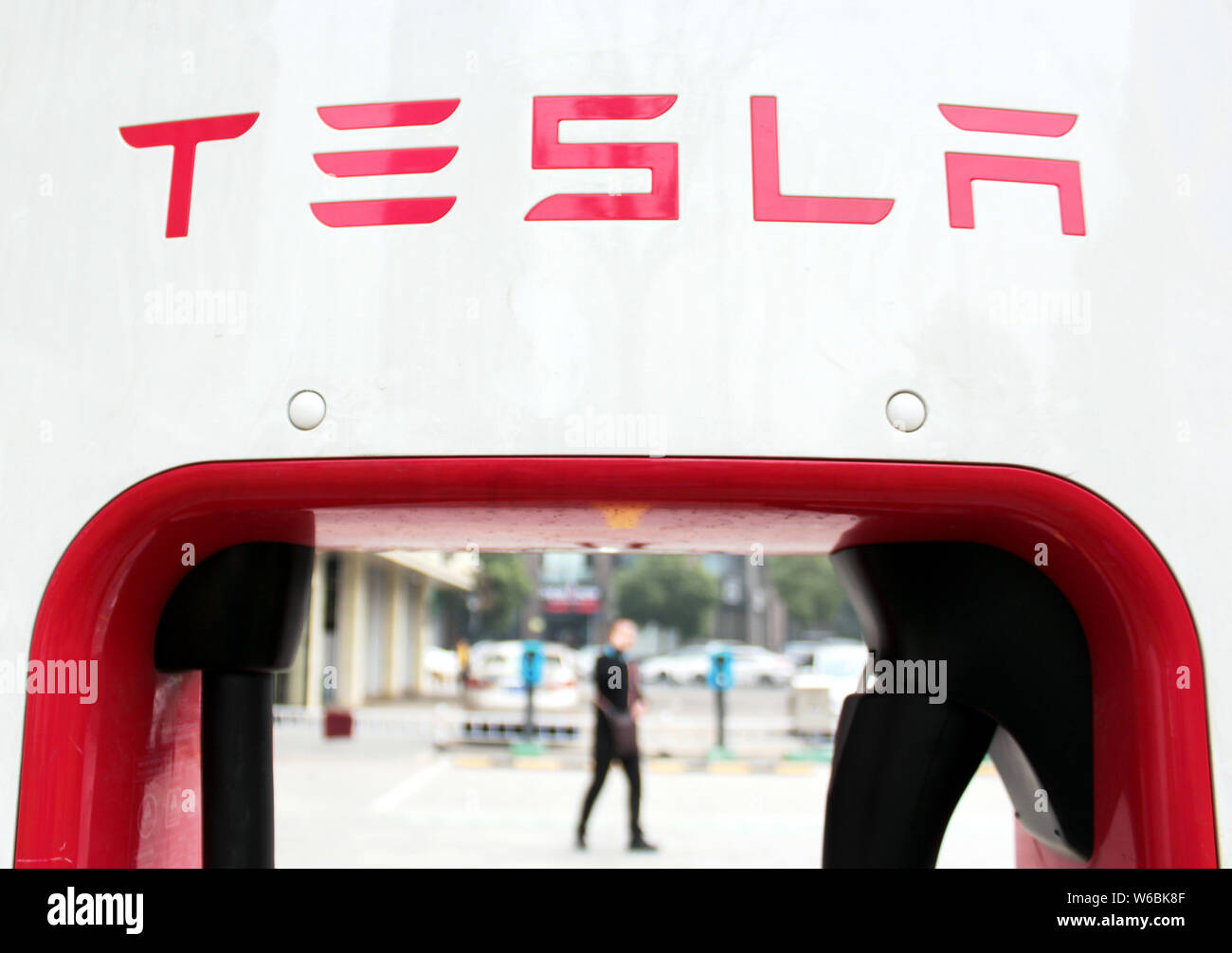 --FILE--View of a logo of Tesla in Changzhou city, east China's Jiangsu province, 24 March 2018.     U.S. electric vehicle maker Tesla has set up a wh Stock Photo
