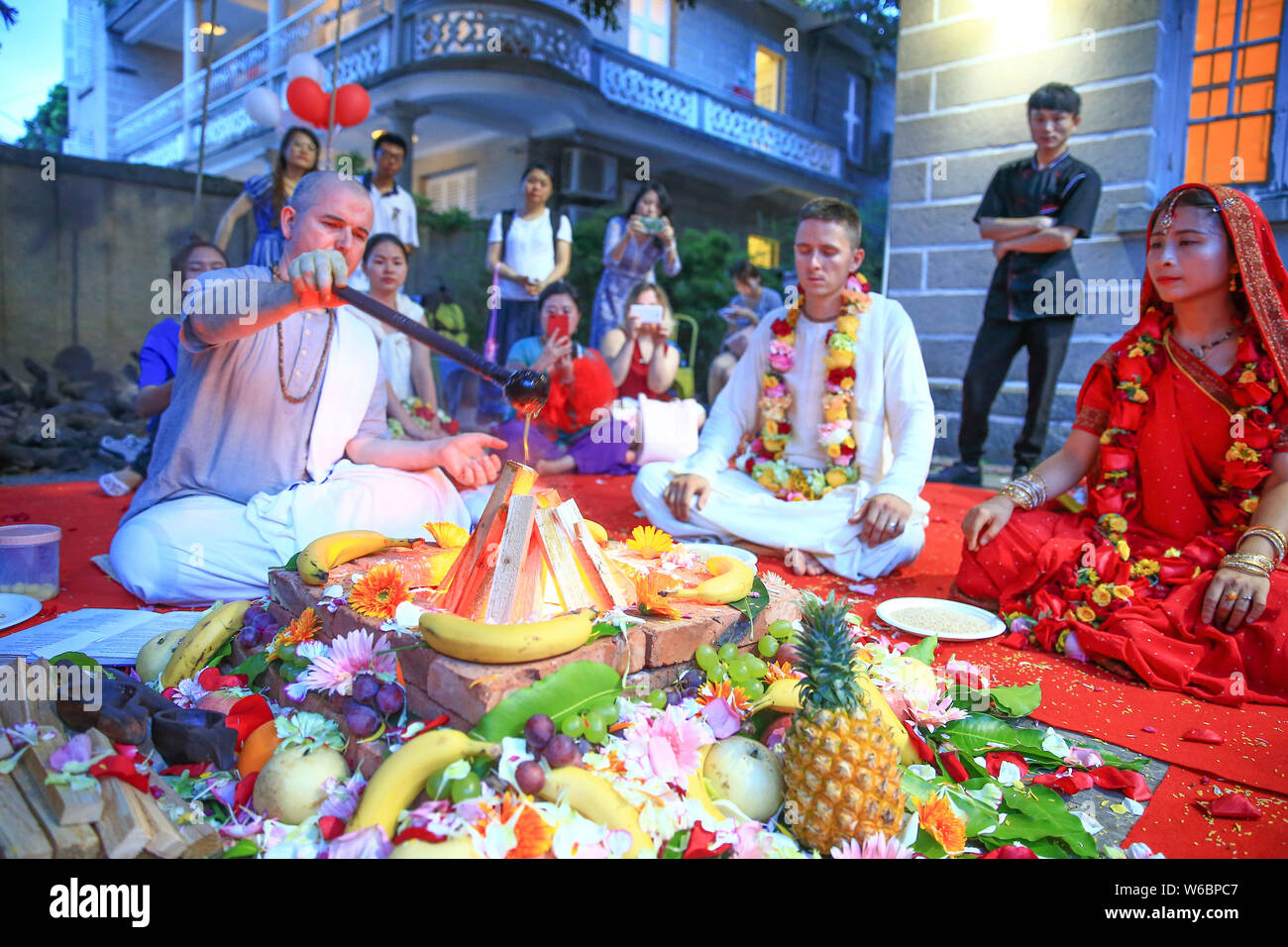 American Man Pabuk And His Chinese Wife Li Fei Both Of Whom