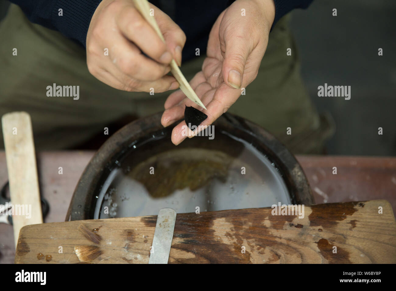 Yang Wen An Inheritor Of Huizhou Ink Brush Production Techniques