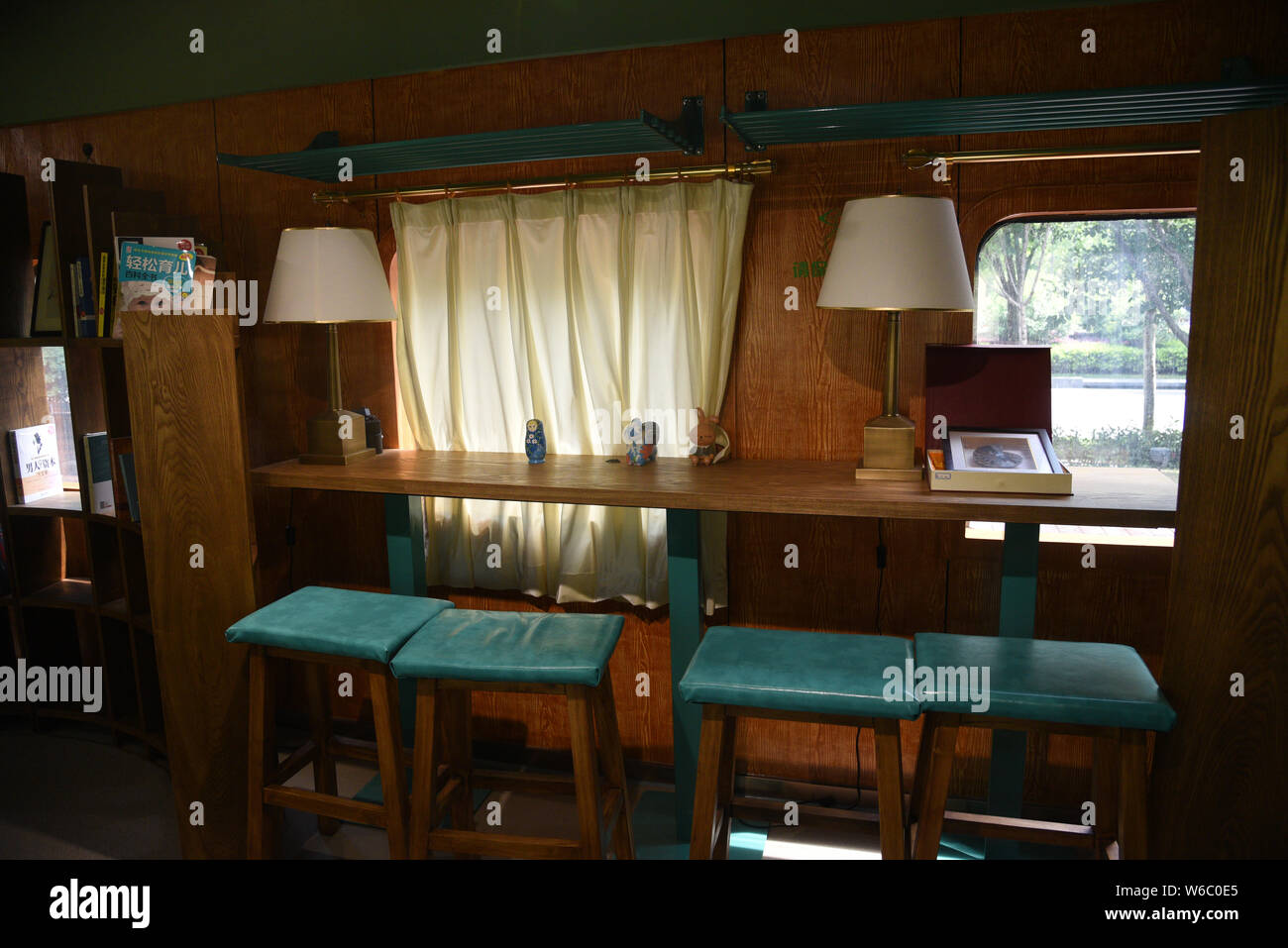 Old fashioned train interior hi-res stock photography and images - Alamy